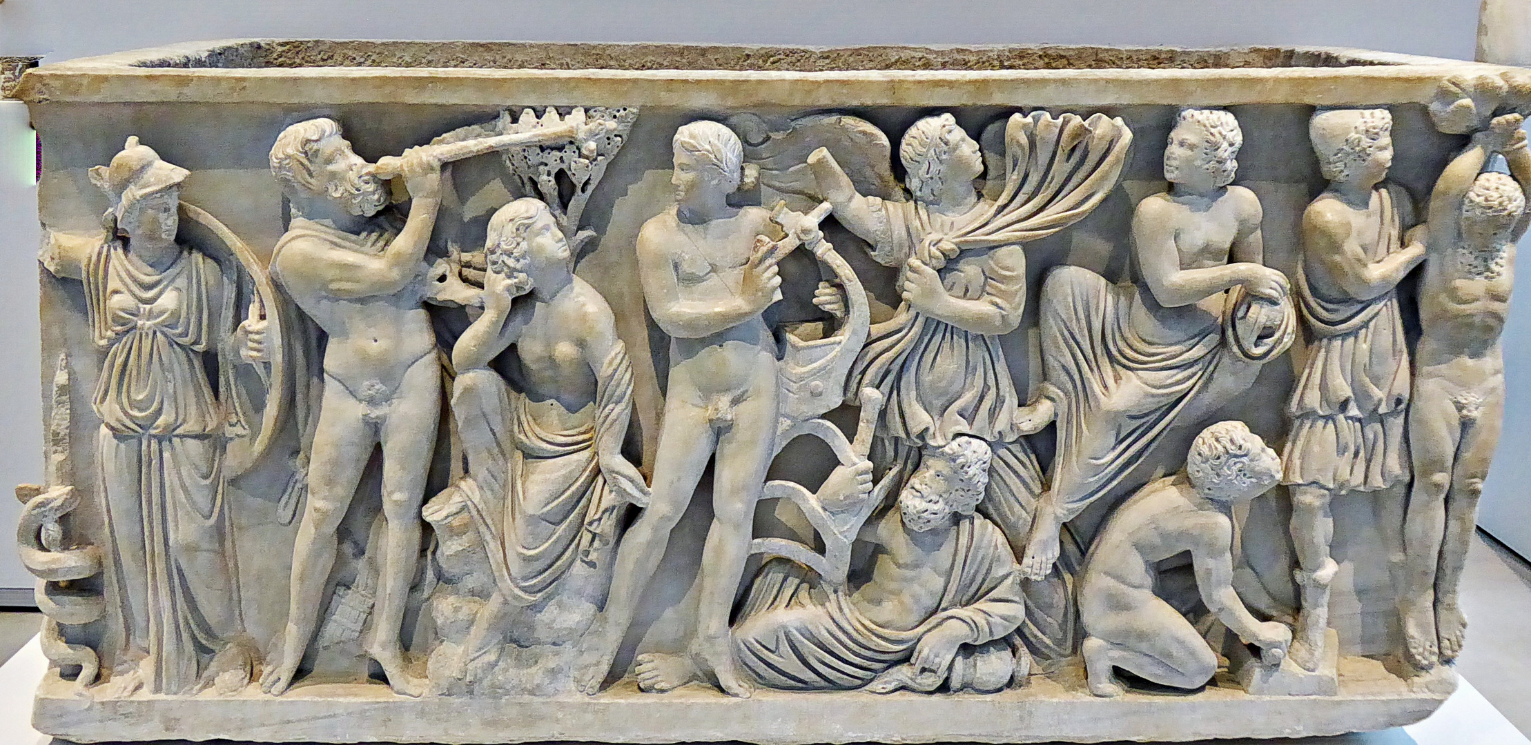 sarcophage romain en marbre (LOUVRE LENS)