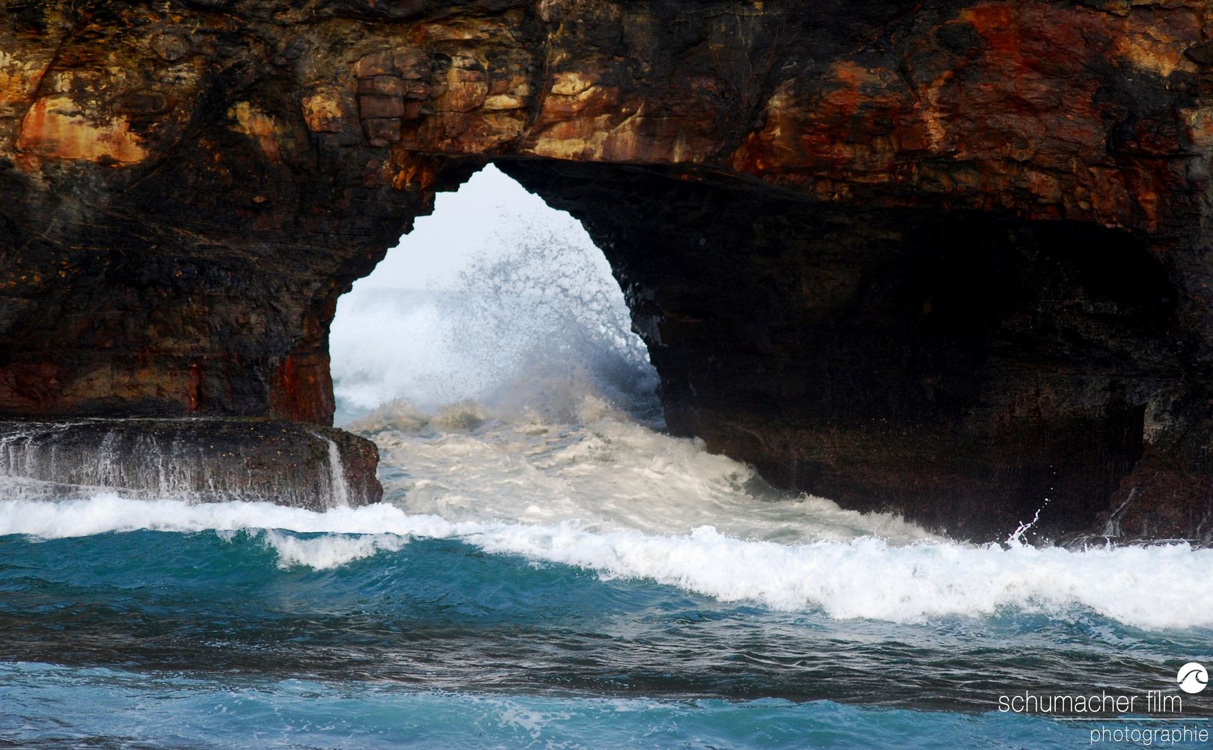 Sardine Run - "Hole in the wall"