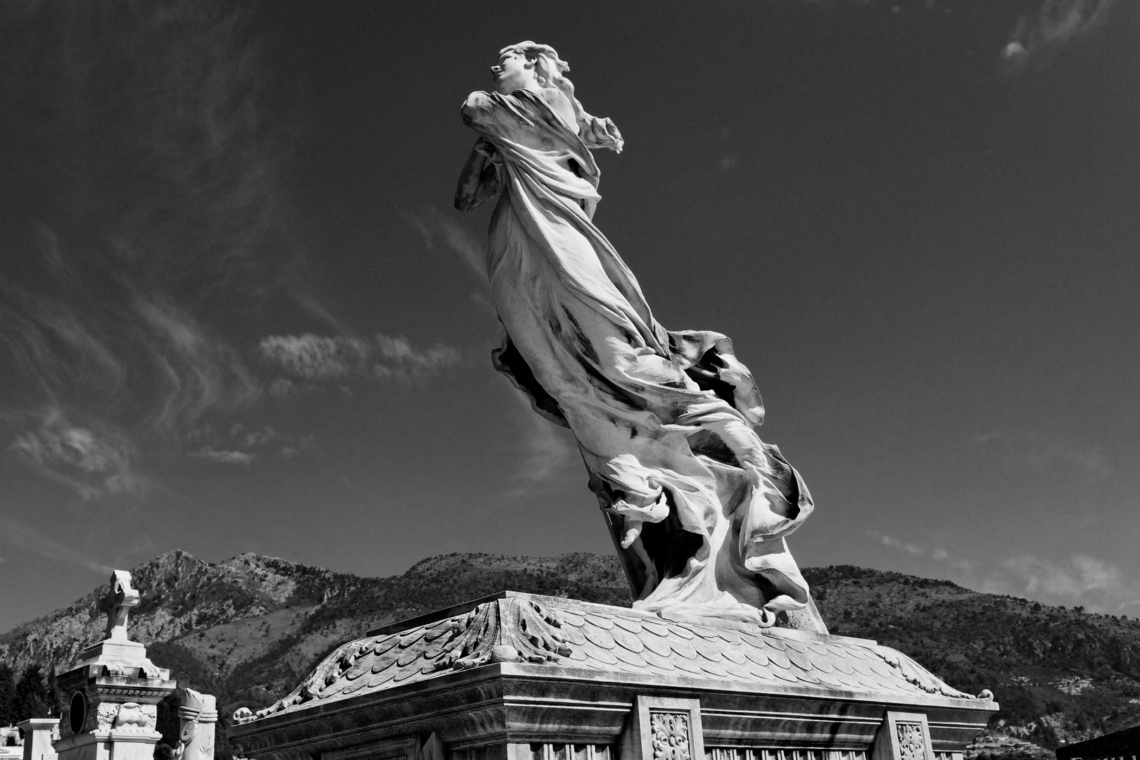 Sarkophag von Janina Lewandowska in Menton (cimetière du Trabuquet)