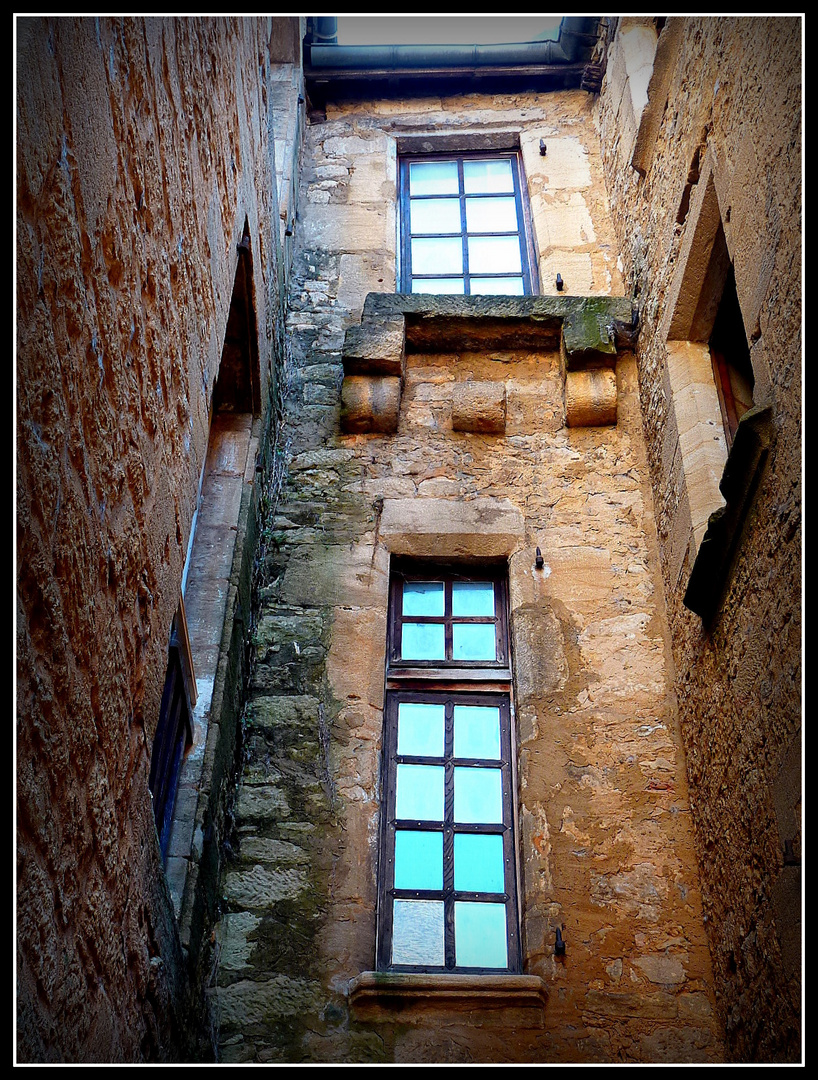 SARLAT -16 -