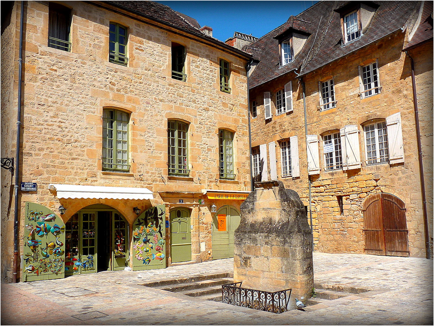 SARLAT -27 -