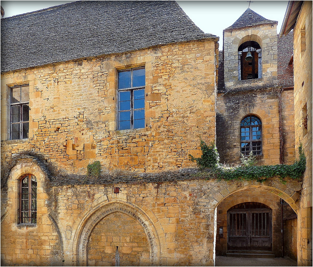 SARLAT -29 -