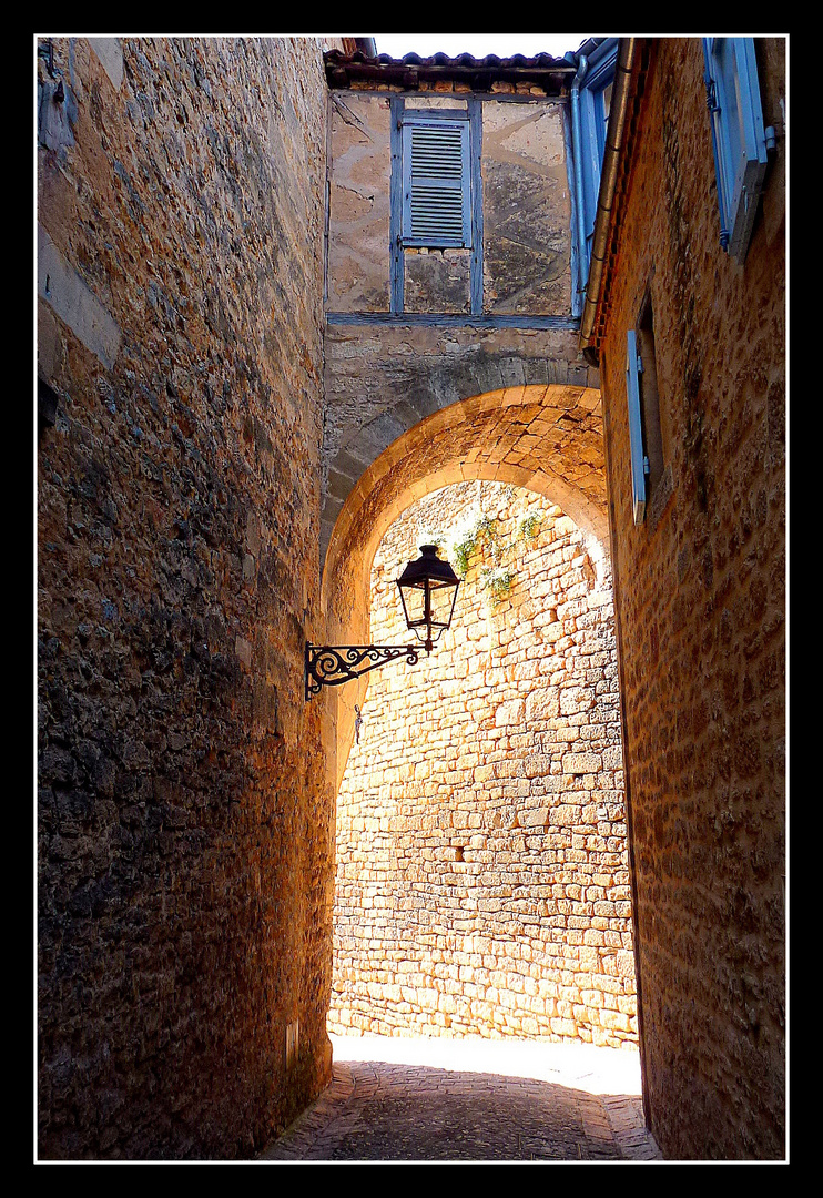 SARLAT -31 -