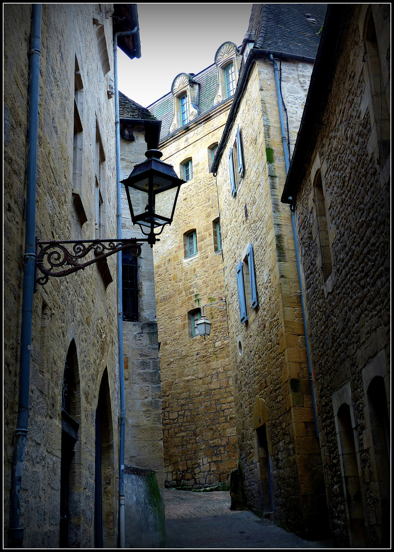 SARLAT - 38  - 