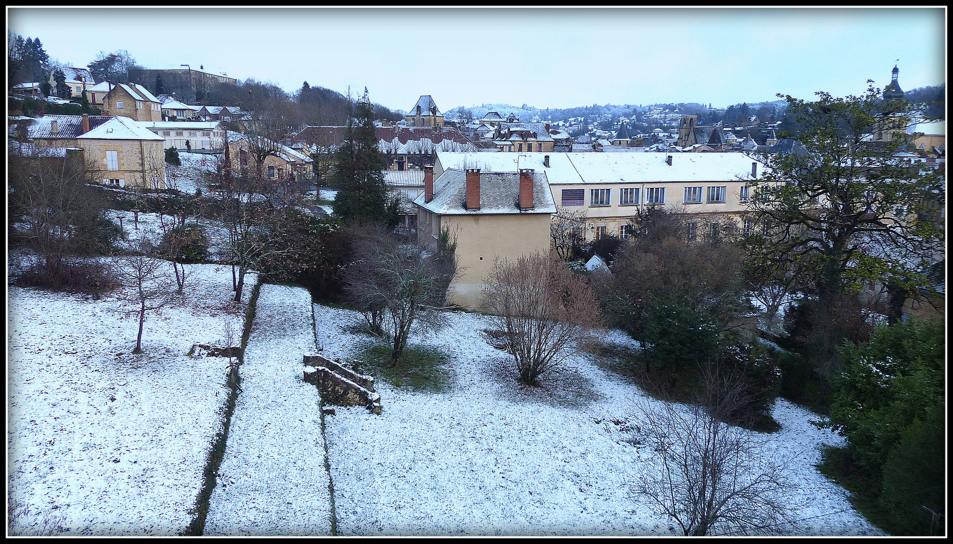 SARLAT  en hiver de nos fenêtres . 