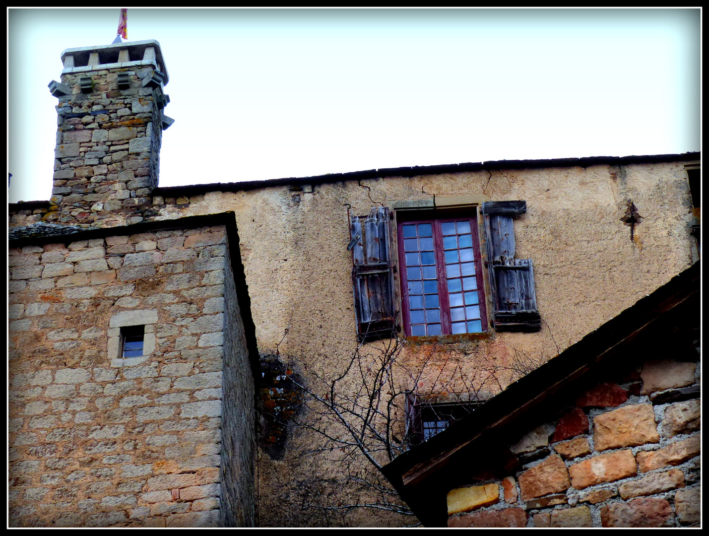 SARLAT > MONACO     visite Castelnau Pegayrols . 