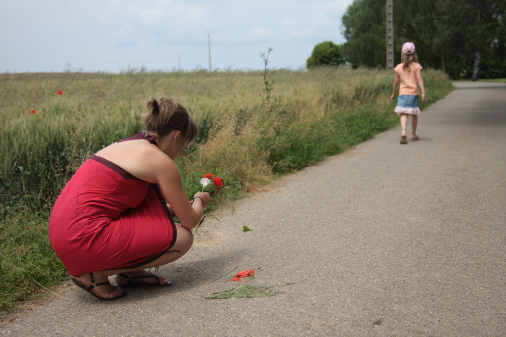 S'arrêter pour ramasser des fleurs et se relever pour aller de l'avant