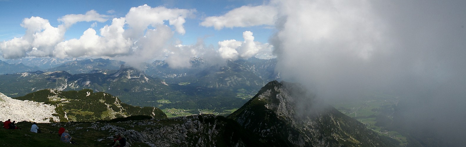 Sarstein unter Wolken