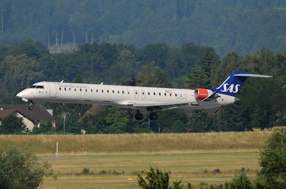 SAS CRJ im Anflug auf ZRH Rwy 14