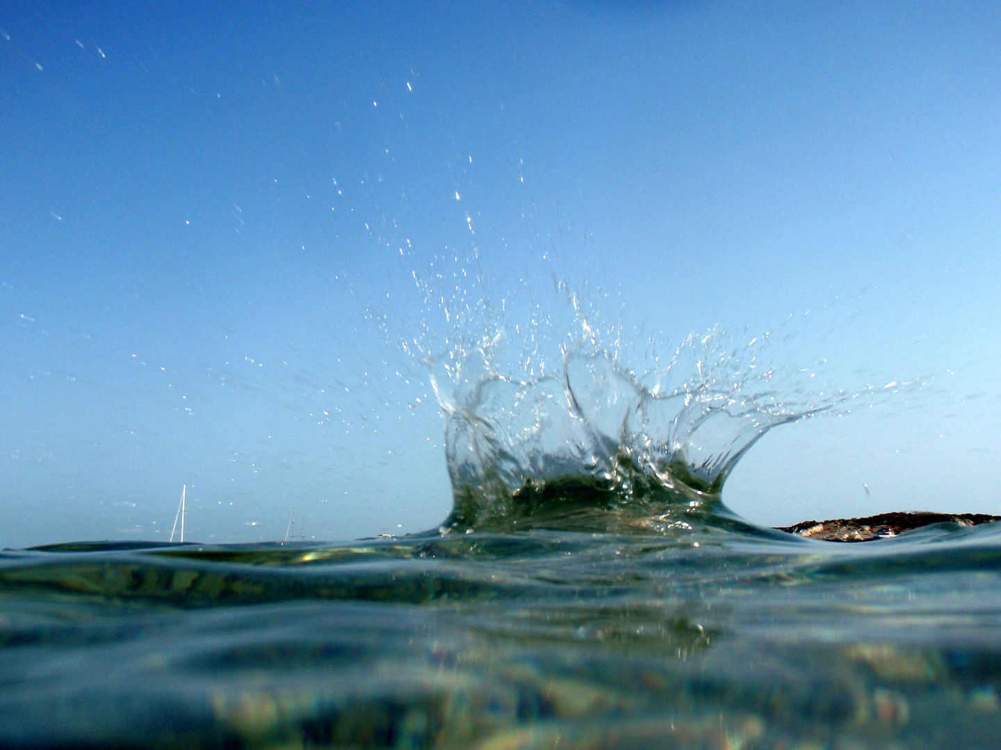 Sasso in acqua