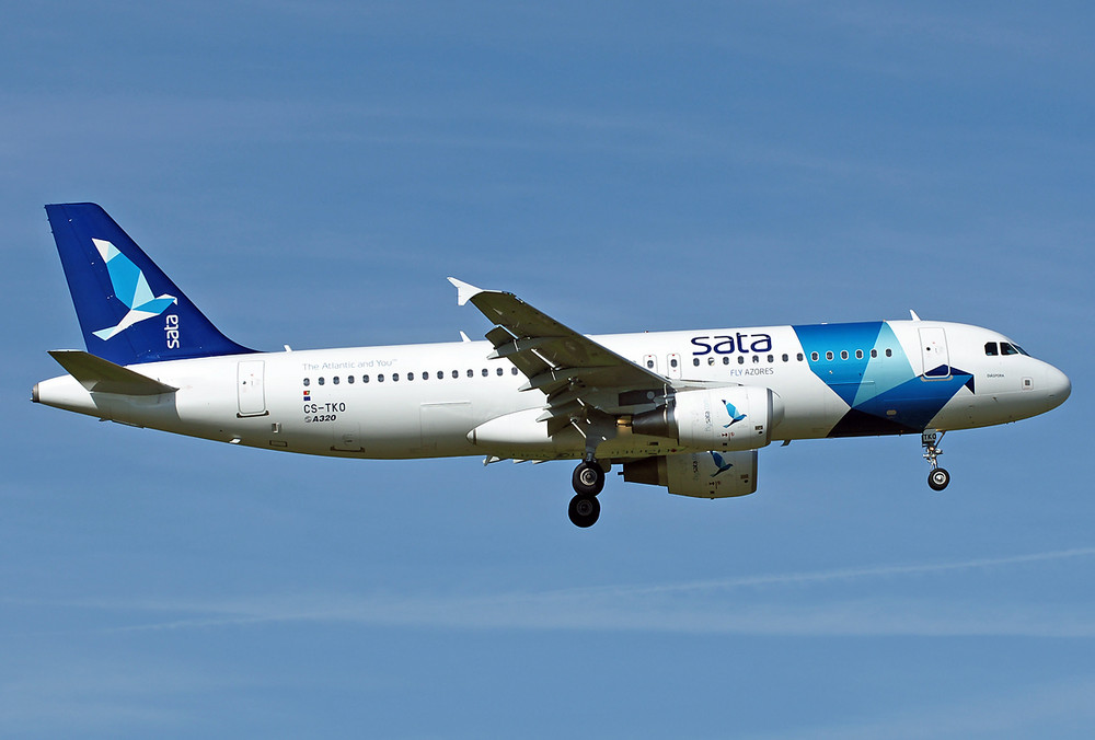 SATA International Airbus A320-214