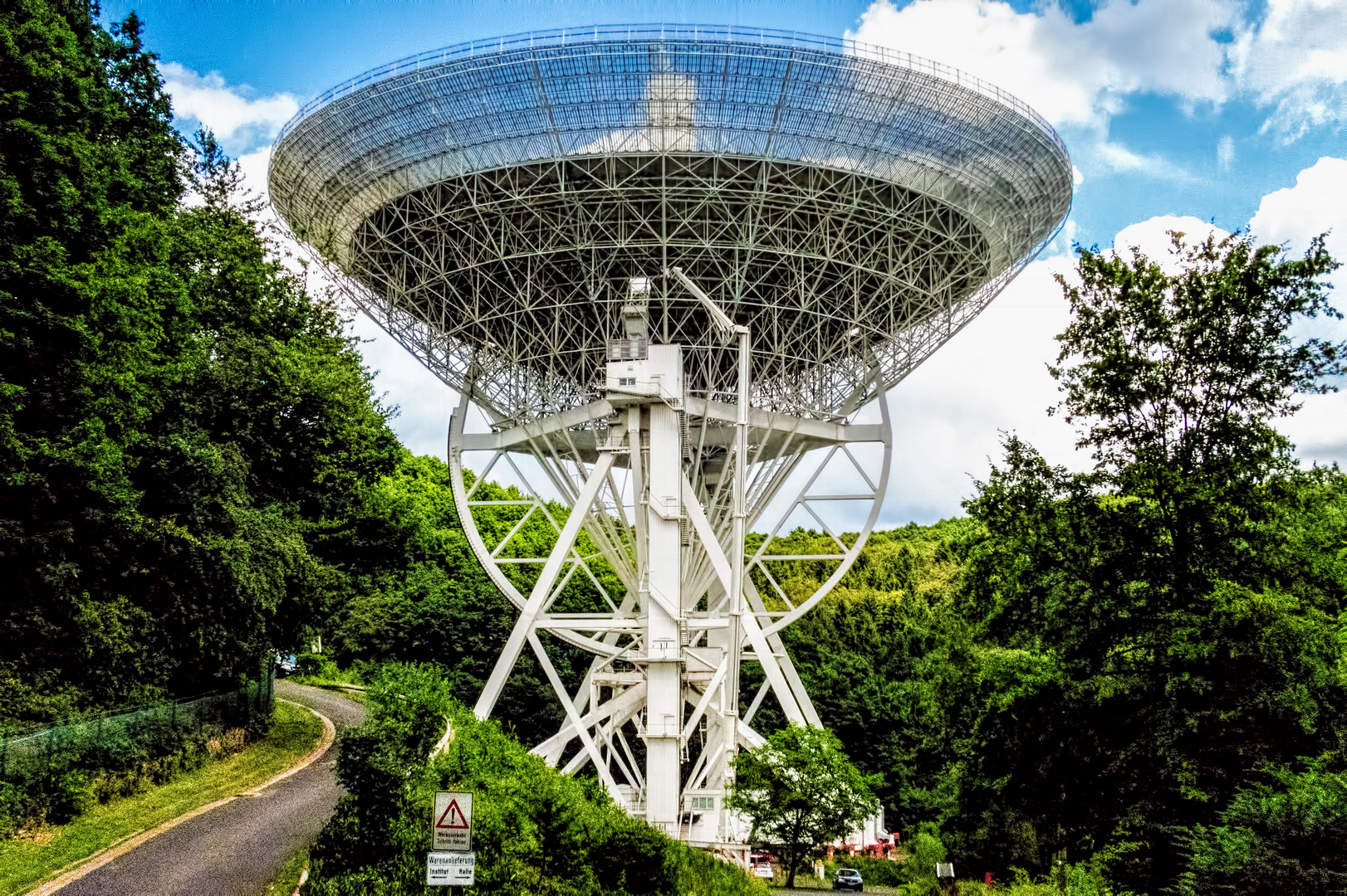 Satelitenschüssel mit Wetterreserve