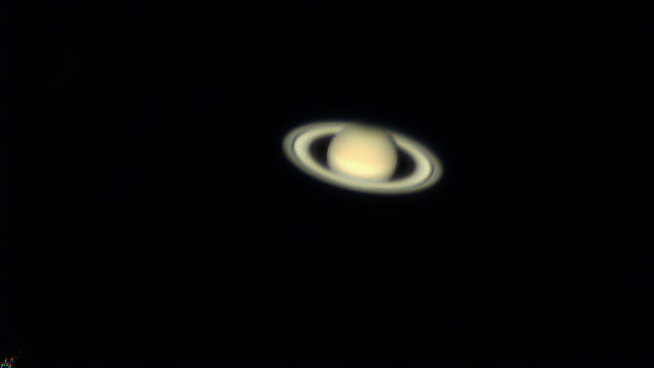 Saturn am 2.7.15 bei mäßiger Durchsicht