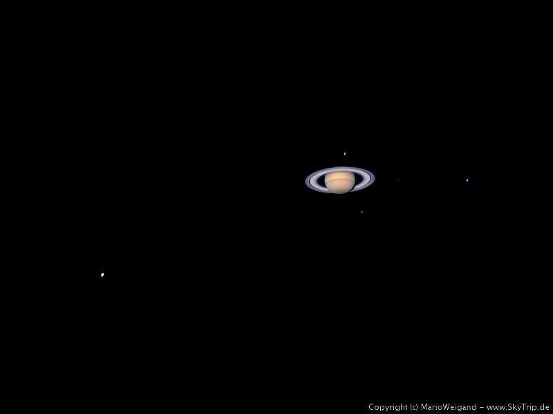 Saturn mit 5 seiner Monde (22.01.2004)