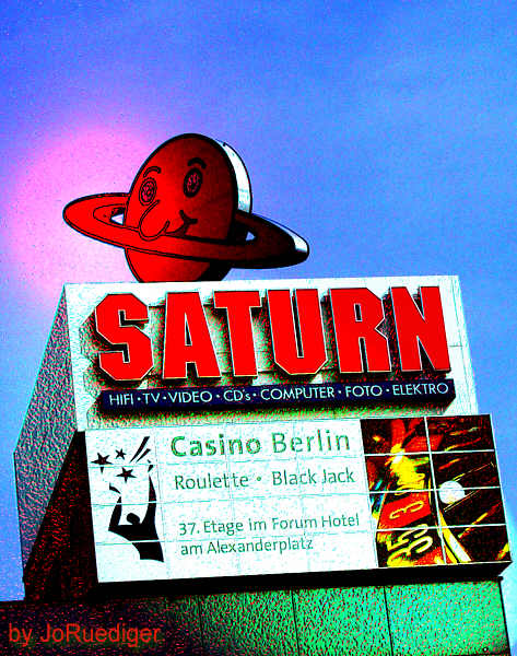 "Saturn-Turm" am Berlliner Alexanderplatz