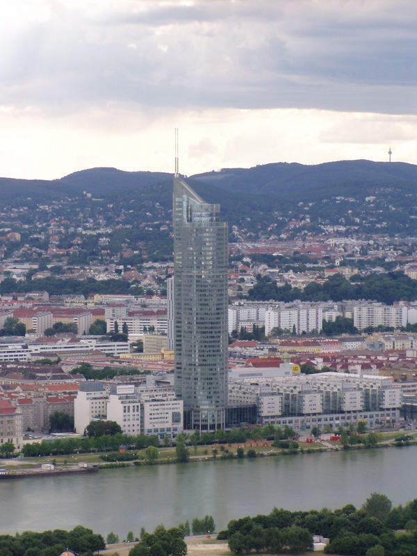 Saturntower vom Donauturm