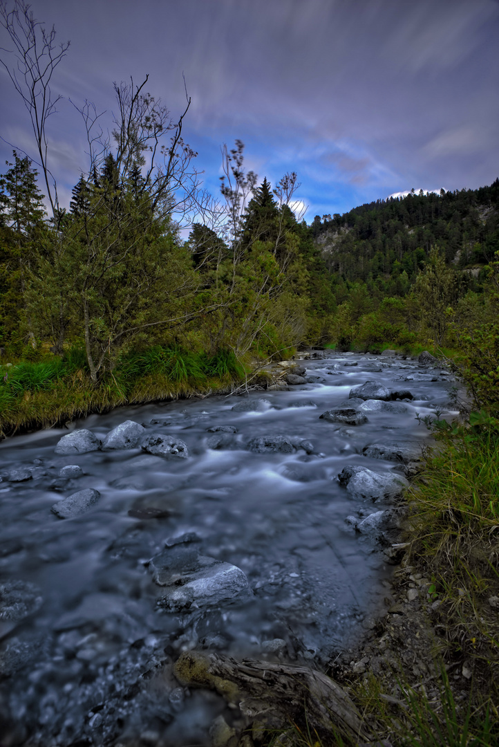 Sauberes kaltes Wasser