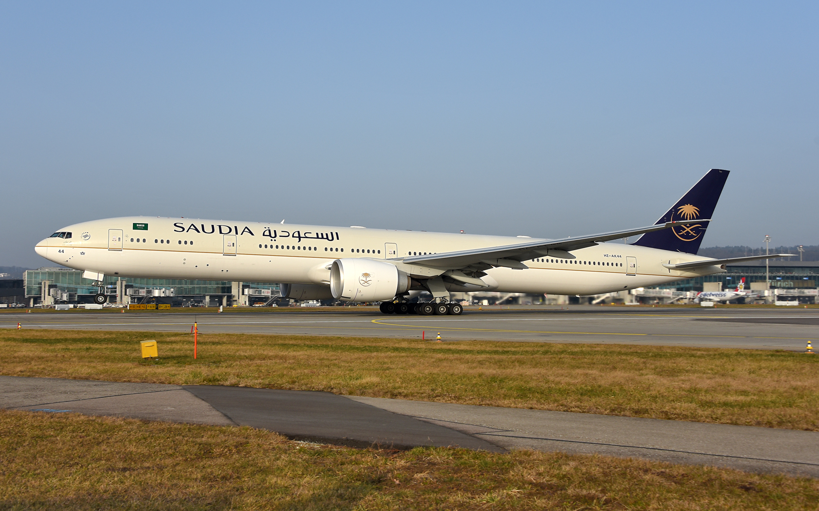 Saudi Arabian Airlines Boeing 777-300ER HZ-AK44 