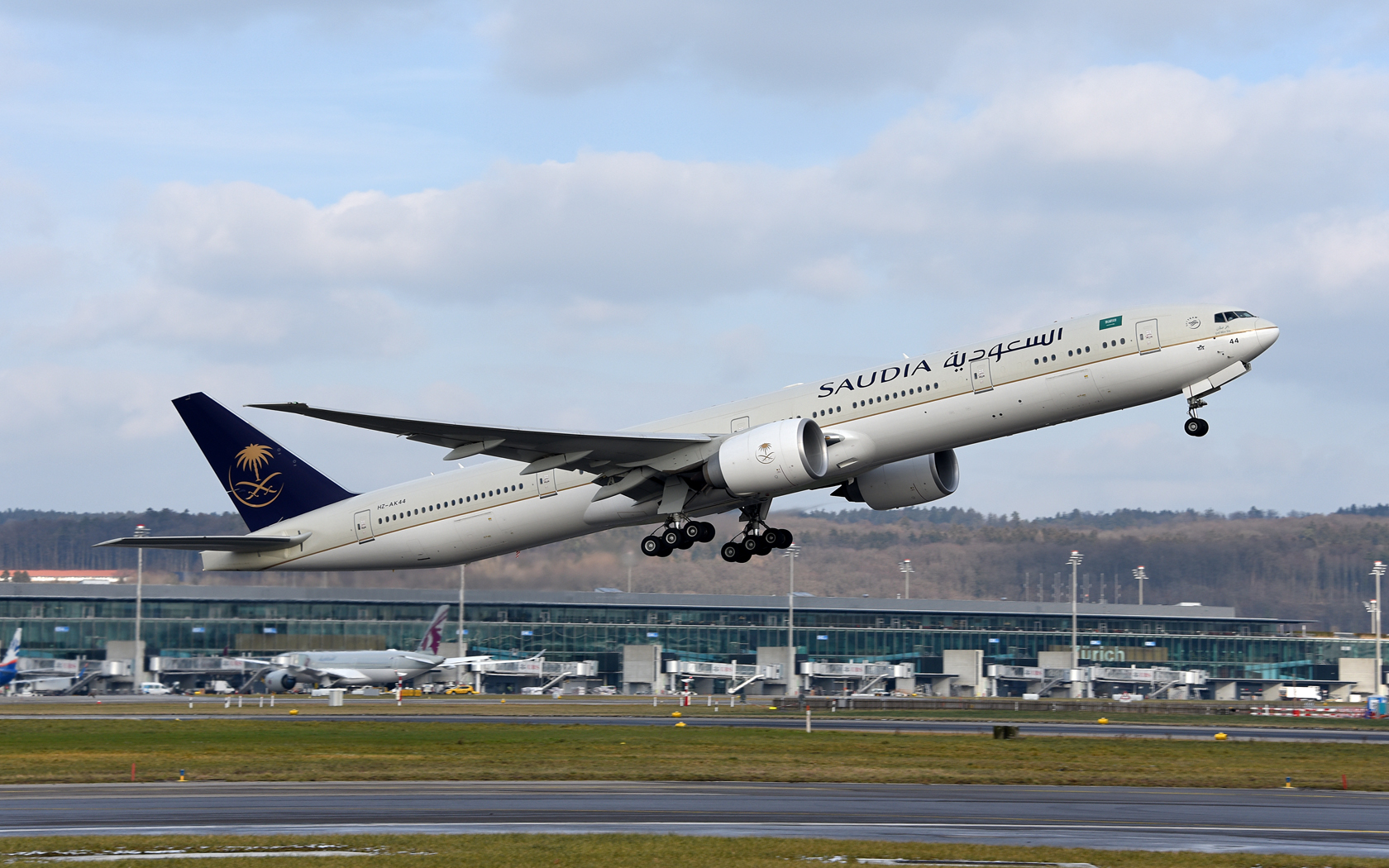 Saudi Arabian Airlines Boeing 777-300ER HZ-AK44