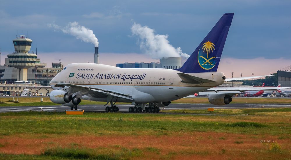 Saudia Line-up two-six right