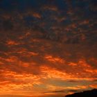 sauerländisches Sonnenaufgangslicht unter der Wolkendecke heute morgen