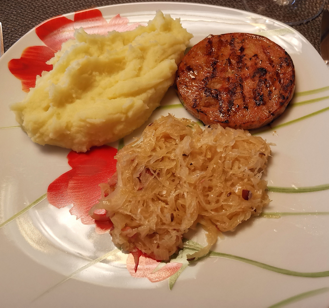 Saumagen mit Kartoffel Stampf und Sauerkraut Foto &amp; Bild | deutschland ...