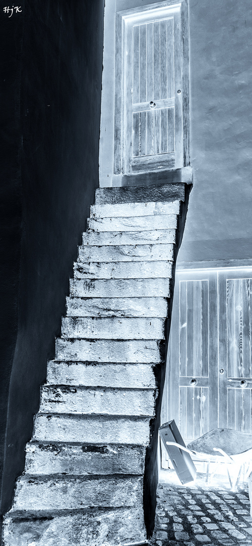 Sausteile Treppe ohne Geländer