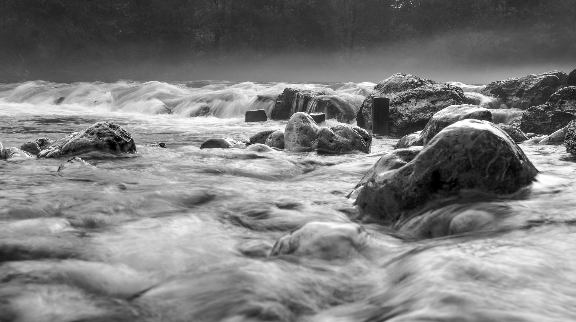 Sava Fluss am Rande der Julischen Alpen