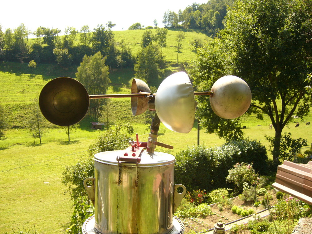 SavoniusRotorWindrad im Garten Foto & Bild industrie
