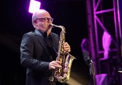 Sax Klaus Graf SWR stgt cR6-A7224-col cr6-300mm + Fotos + Text  Aktuell