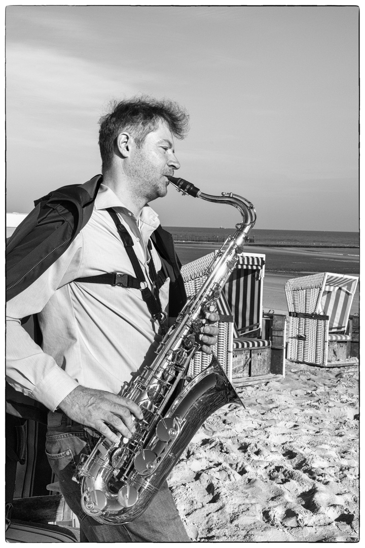 Saxofonist am Strand