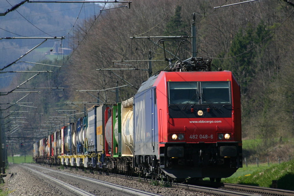 SBB Cargo Re 482 bei Umiken