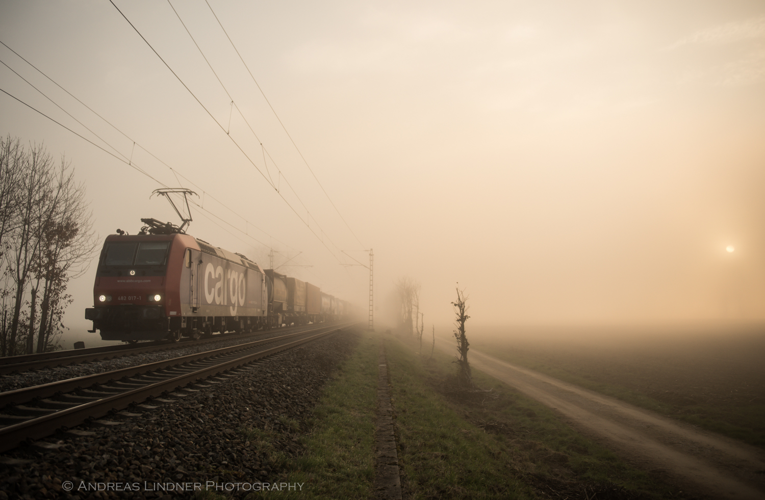 SBB Cargo Re 482 im Oberrheintal