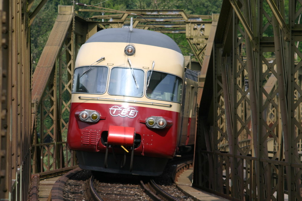 SBB Historic RAe TEE II bei Koblenz (Schweiz)