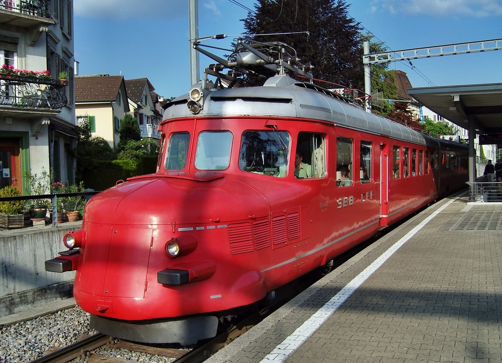 SBB RAe 4/8 1021, „Churchill-Doppelpfeil“ in Rüti ZH