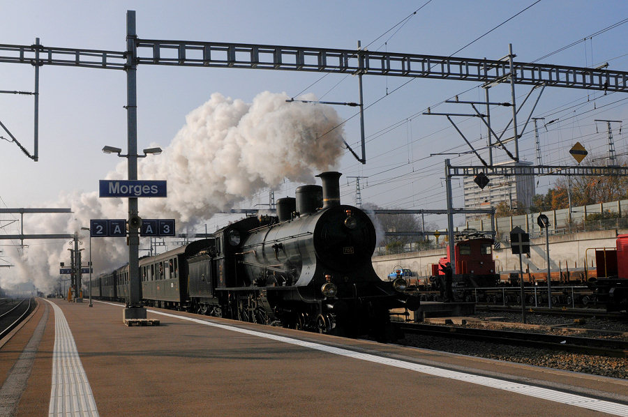 SBB Schnellzugslok A 3/5 Nr. 705 (BJ 1904) Durchfahrt in Morges