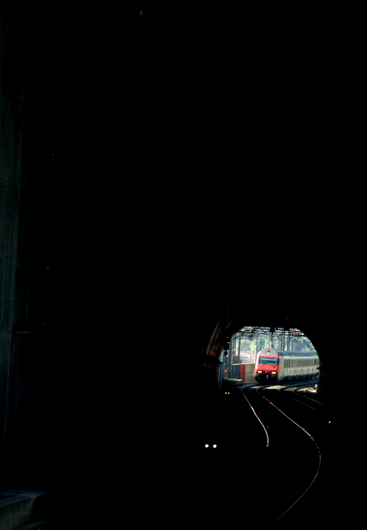 SBB - Tunnel | schwarzes Loch