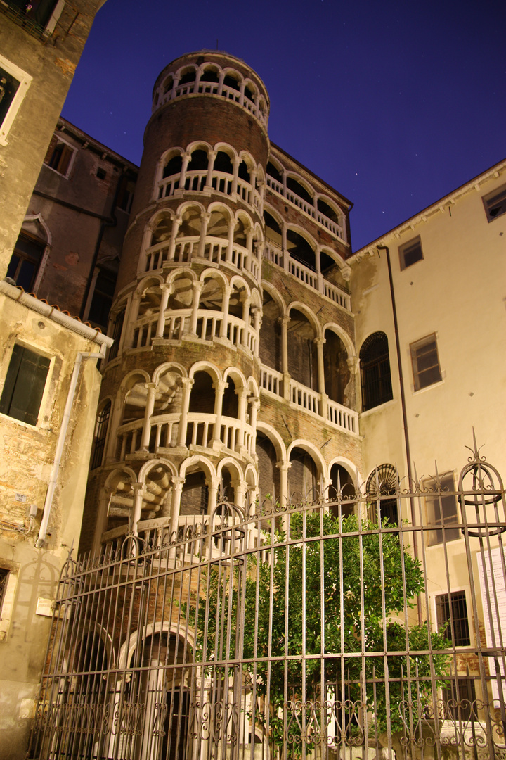 Scala Contarini del Bovolo