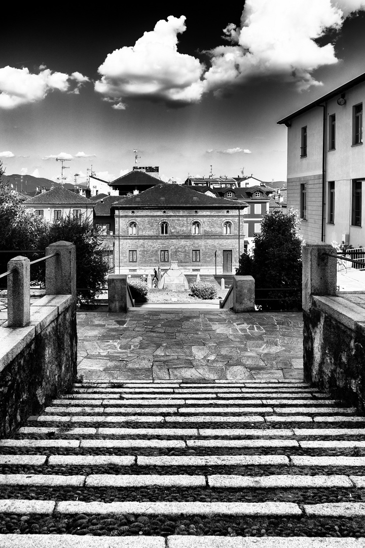 Scalinata Chiesa dei Santi Martiri, Arona