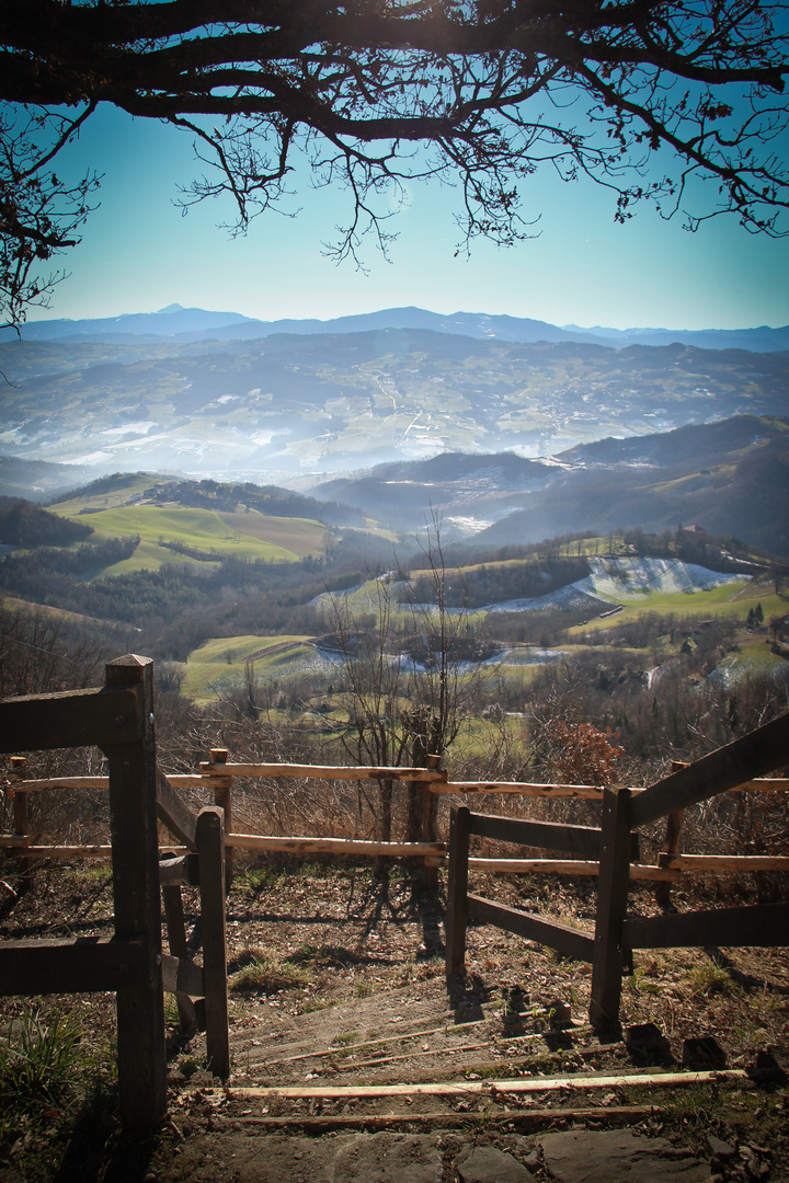 Scalinata sulla Val Secchia