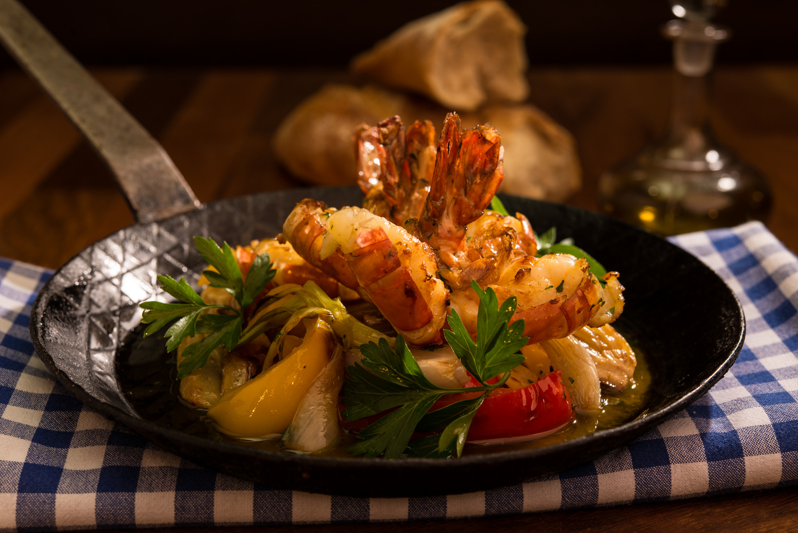 Scampi-Pfanne mit gebratenem Gemüse