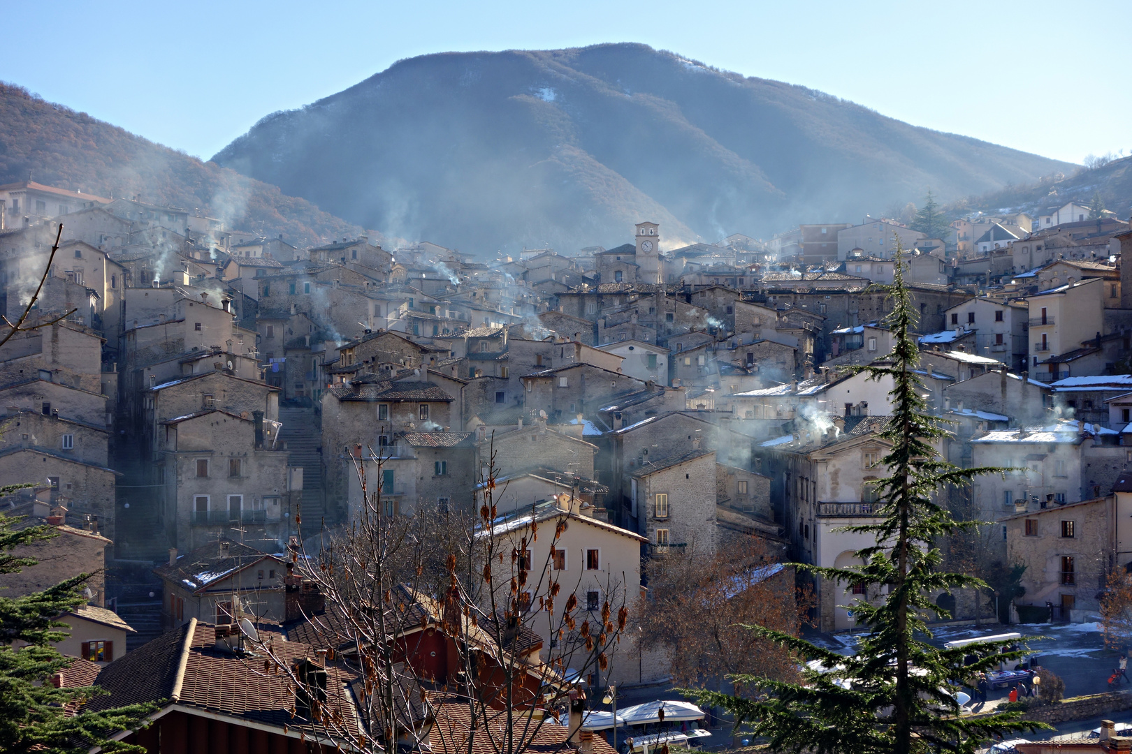 SCANNO, il fumo dei camini.