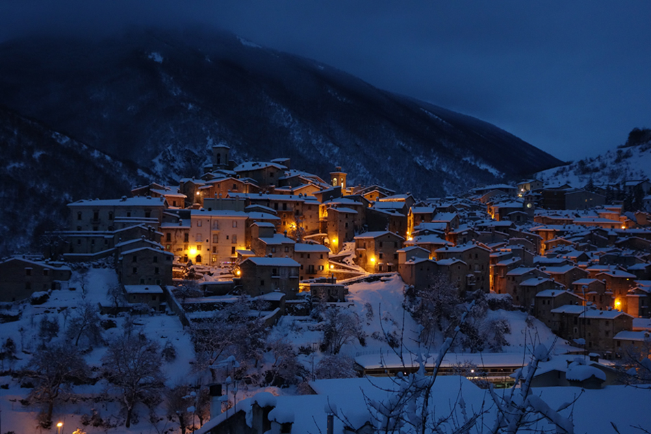 SCANNO, notturno con la neve