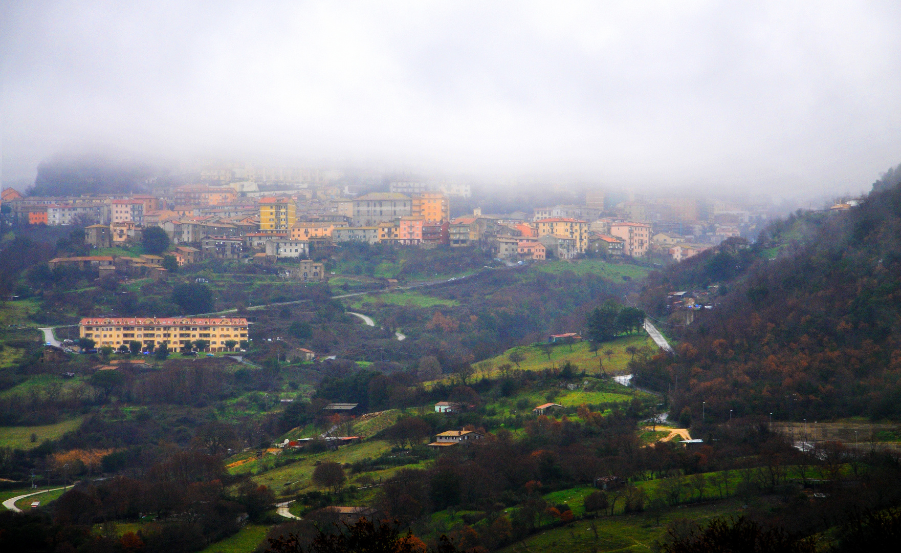 scende la nebbia