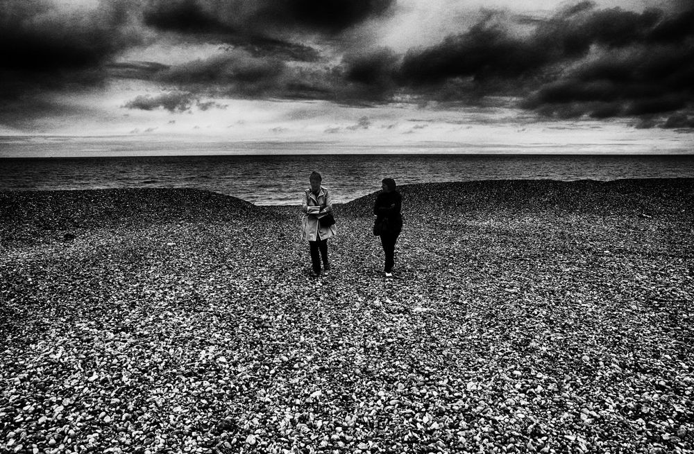 scene de la vie quotidienne un jour de vent à cayeux sur mer