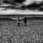 scene de la vie quotidienne un jour de vent à cayeux sur mer