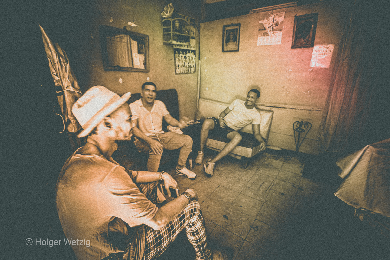 scene in a cuban hairdressers saloon