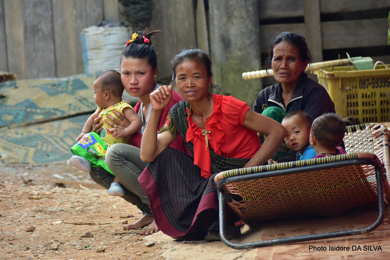 SCENES DE LA VIE COURANTE LAOS