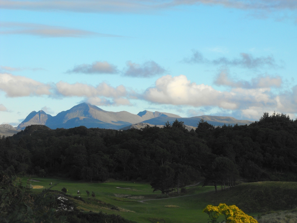 Scenic Golfing near the Beach