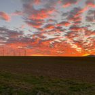 Schäfchenwolken in der Abenddämmerung